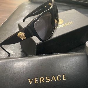AUTHENTIC PERFECT CONDITION Versace Polarized Sunglasses